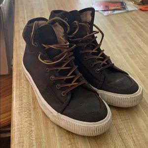 Men’s 10 Frye leather sneaker